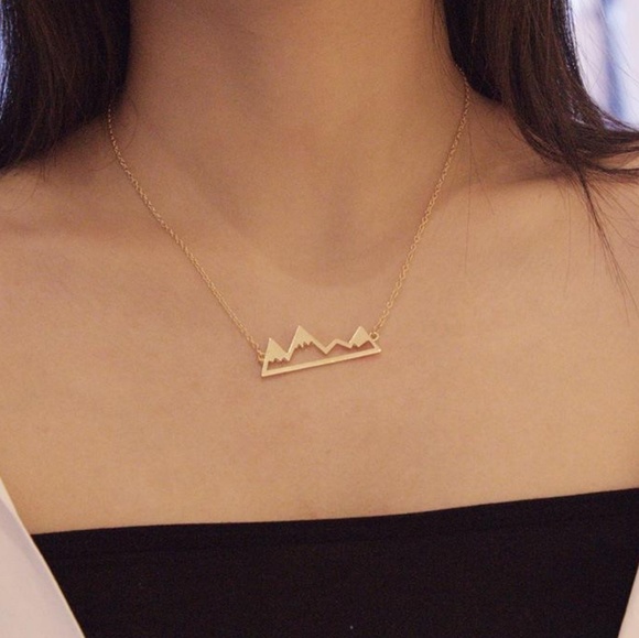 Vintage Jewelry - Dainty Gold Mountain Peak Necklace
